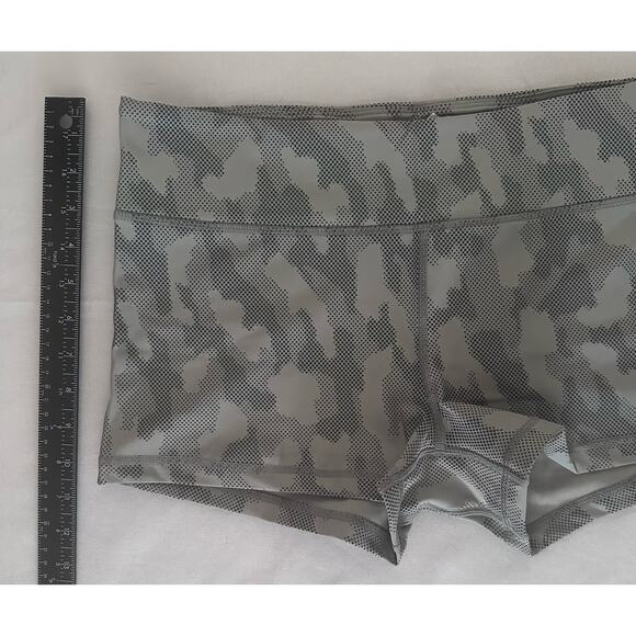 Wodbottom NWT Gray Reflective Camo Activewear shorts - size XXL - Picture 5 of 6